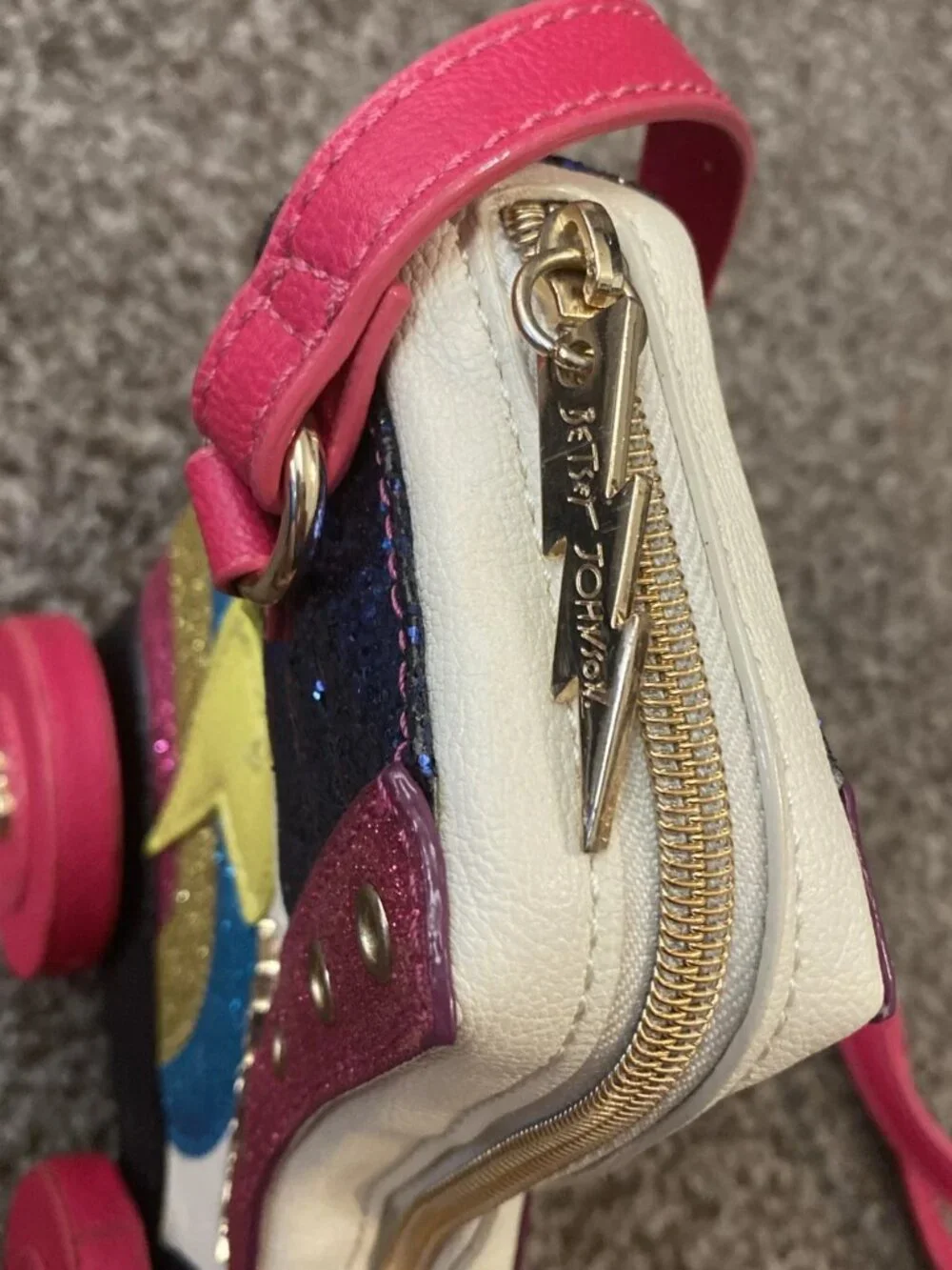 Betsey Johnson Roller Skate Blue Pink Yellow Rainbow Glitter Crossbody Bag Purse - Picture 9 of 12